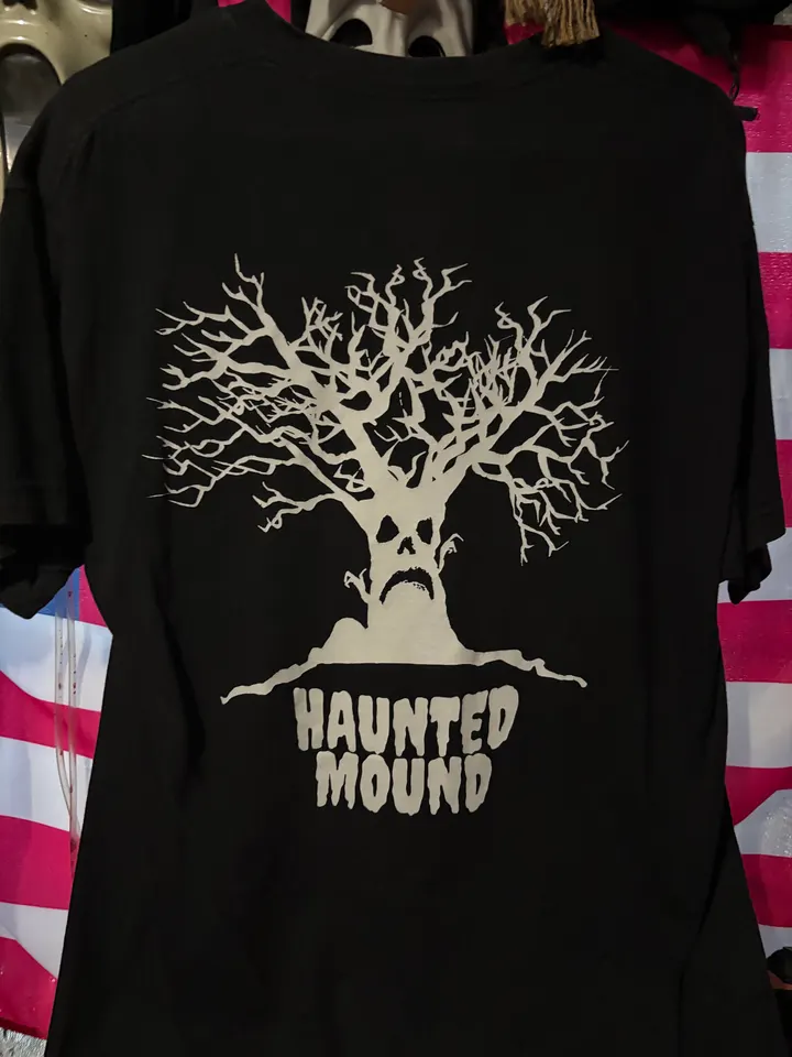 I <3 Haunted Mound Tee detail image 4