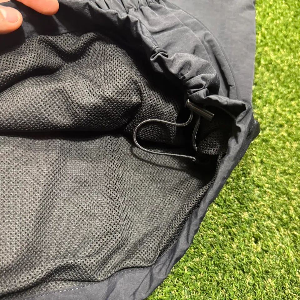2016LYFE Windbreaker (Black) detail image 3