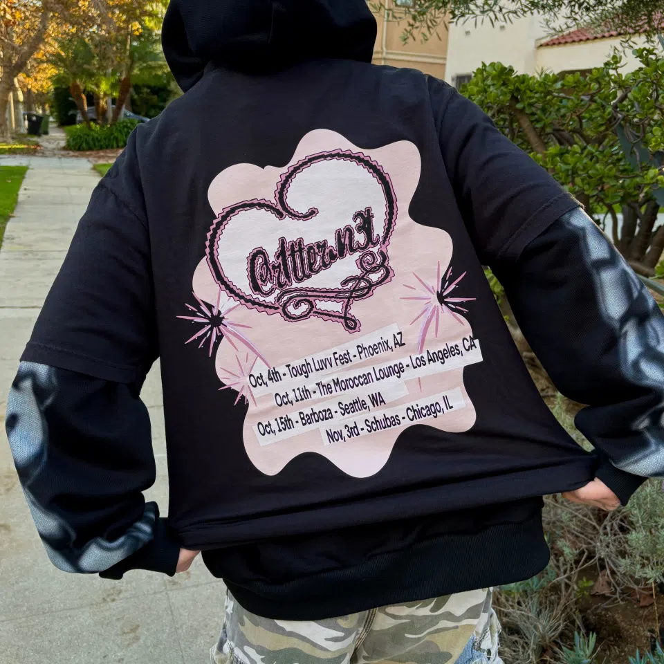 cr1tter nobody knows i cried - tour t shirt detail image 2