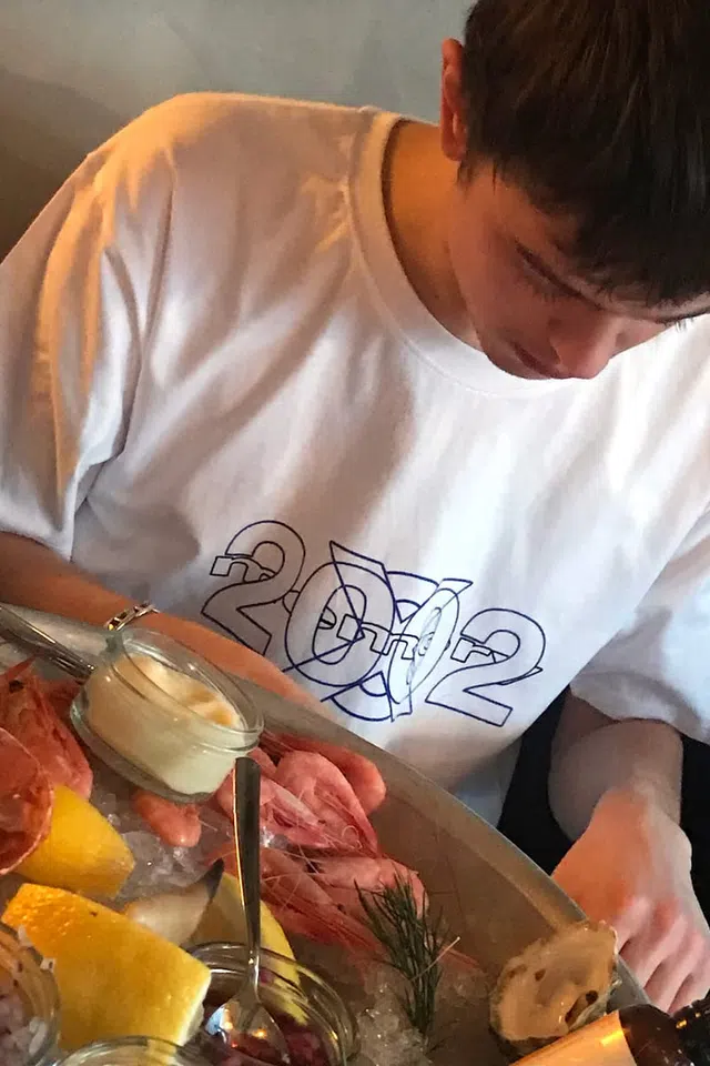 2002 Outline Graphic T-Shirt (White)