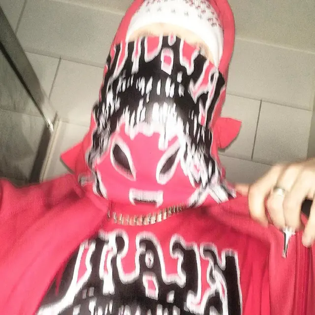 Drain Gang D925 Red Alien Tee detail image 5