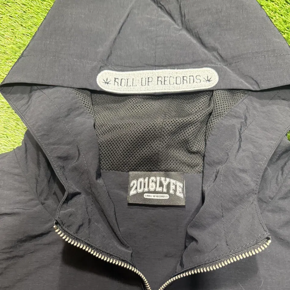 2016LYFE Windbreaker (Black) detail image 2