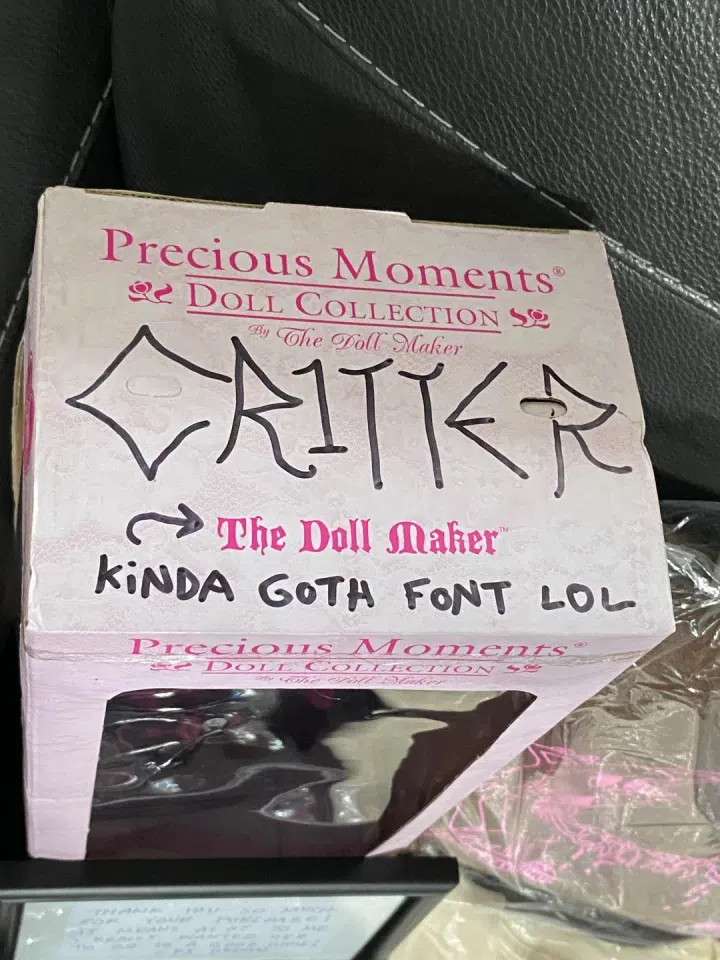 cr1tter Linda Rick Precious Moments Signed Doll detail image 2