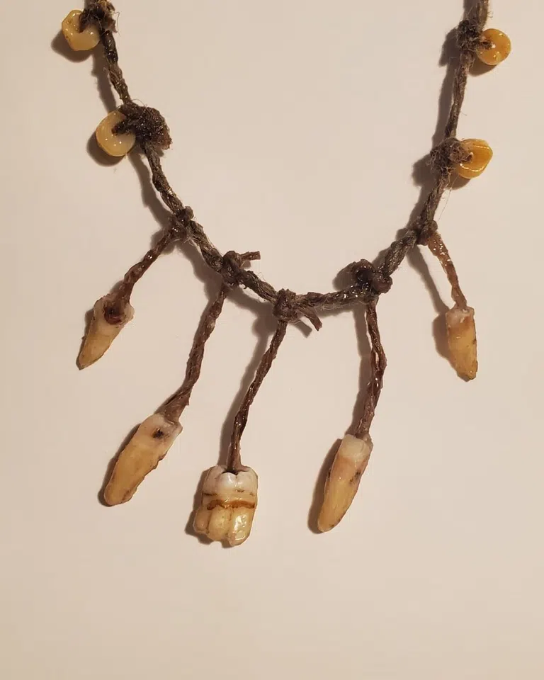 JJ VALHALLA Human Teeth Scarecrow Toothtaker Necklace detail image 5