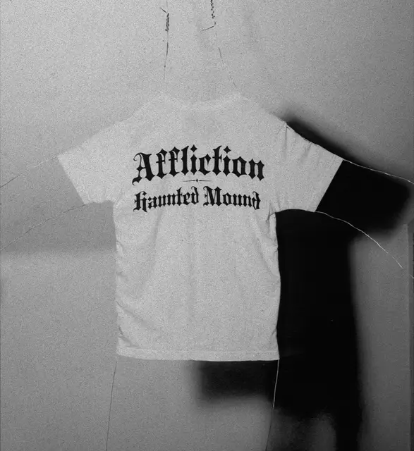 Affliction Haunted Mound Tee (White) detail image 4