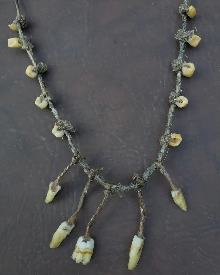 JJ VALHALLA Human Teeth Scarecrow Toothtaker Necklace detail image 3