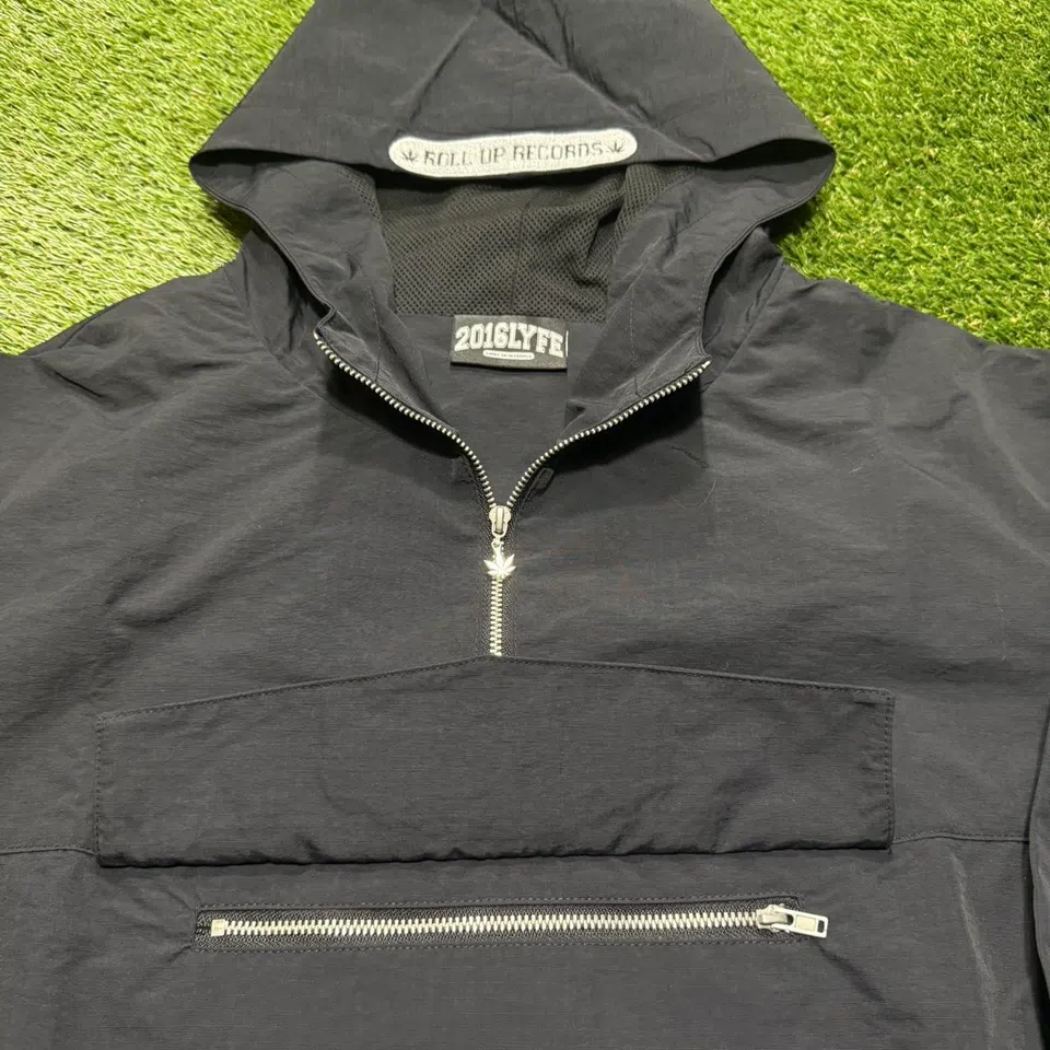 2016LYFE Windbreaker (Black) detail image 4